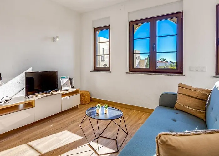 Quinta Dos Arcos 2Br W/ Ac & Pool By Lovelystay